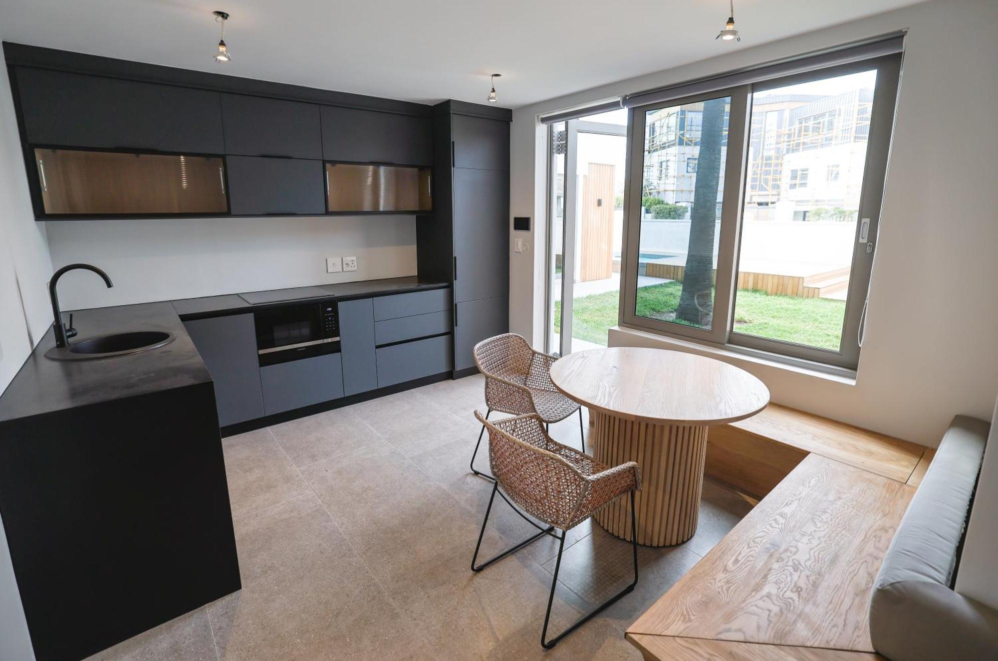 Ocean 9 - Sunset Beachfront Residency Kapstadt Exterior foto