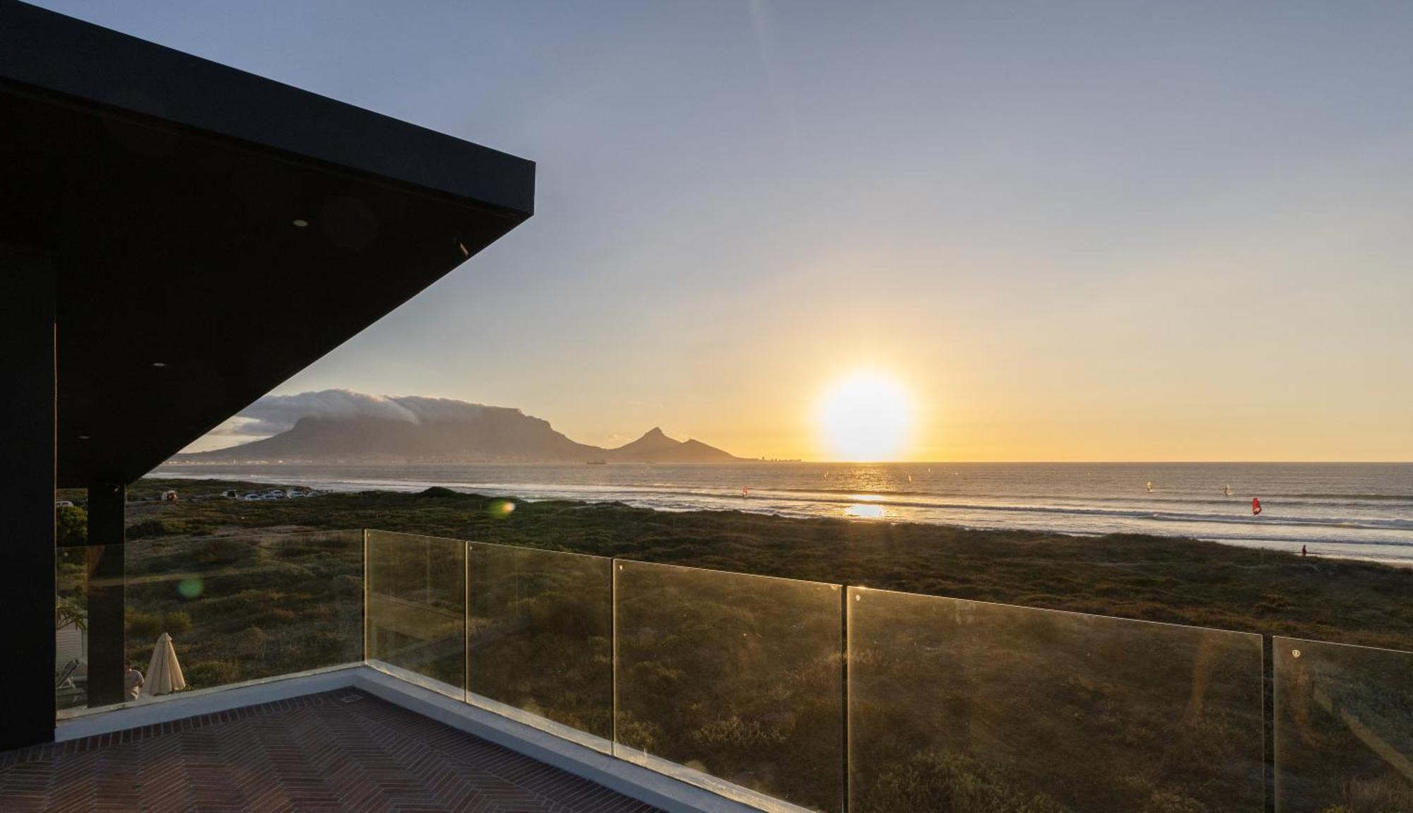 Ocean 9 - Sunset Beachfront Residency Kapstadt Exterior foto