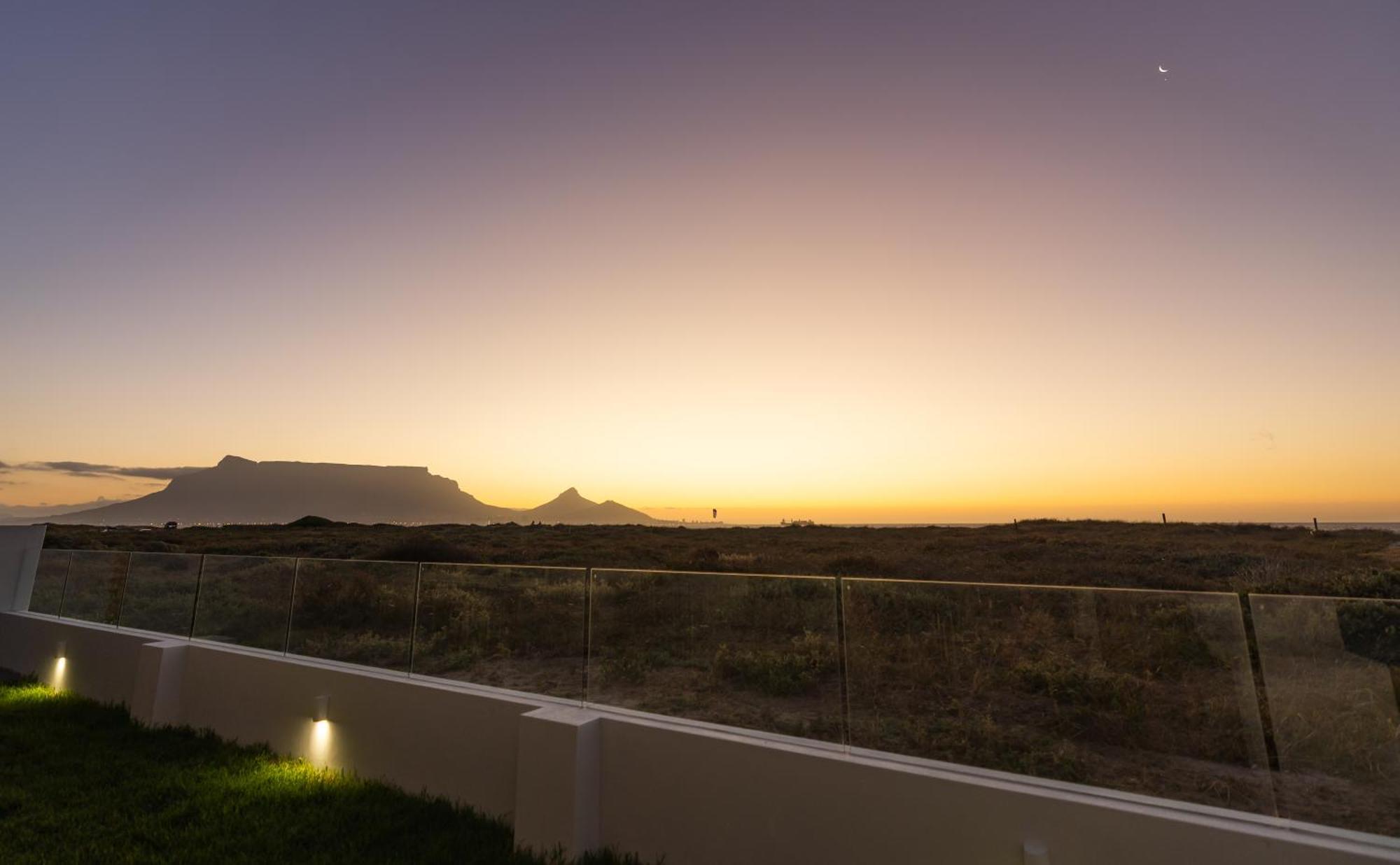 Ocean 9 - Sunset Beachfront Residency Kapstadt Exterior foto